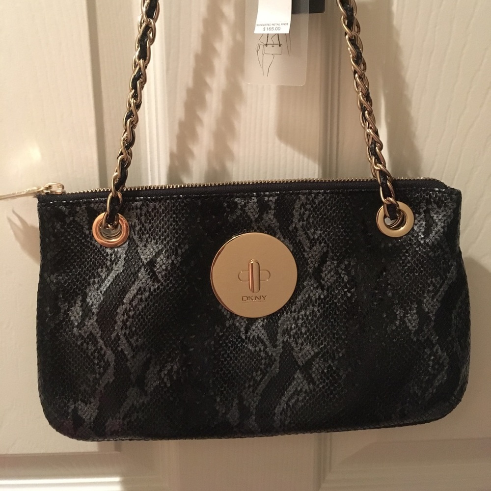 FINAL PRICE - NWT DKNY leather bag - black
